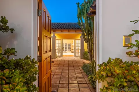 12364 Kingsgate Sq, San Diego, CA 92128