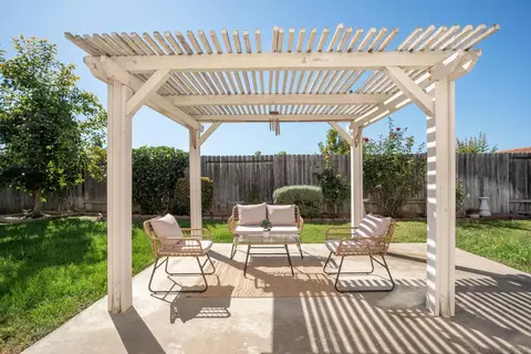 Exterior - 5375 Rio Plata Dr, Oceanside, CA 92057 photo 8 of 9