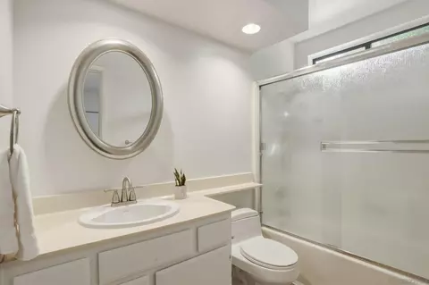 Bath - 5375 Rio Plata Dr, Oceanside, CA 92057 photo 3 of 5