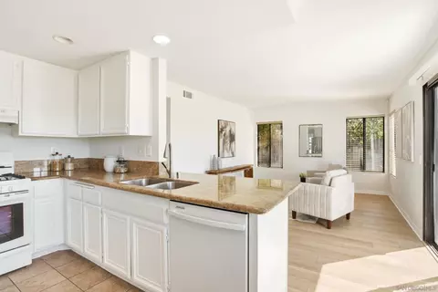 Kitchen - 5375 Rio Plata Dr, Oceanside, CA 92057 photo 2 of 3