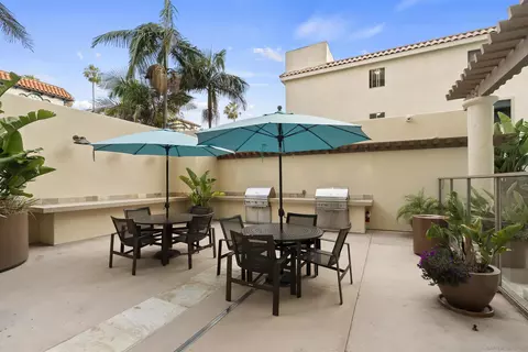Exterior - 939 Coast Blvd #20E, La Jolla, CA 92037 photo 3 of 5