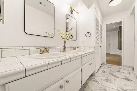 Bath - 802 Santa Hidalga, Solana Beach, CA 92075 photo 2 of 4