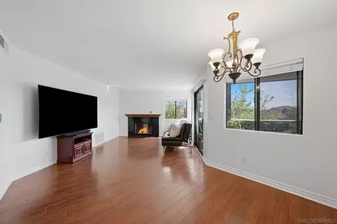 Living - 3003 Blue Oak Ct, Spring Valley, CA 91978 photo 4 of 4