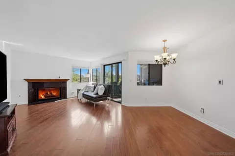 Living - 3003 Blue Oak Ct, Spring Valley, CA 91978 photo 3 of 4