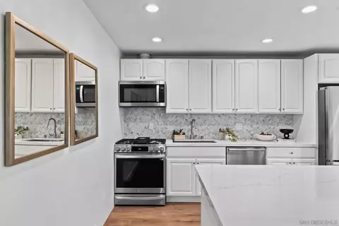 Kitchen - 13754 Mango Dr #103, Del Mar, CA 92014 photo 4 of 5
