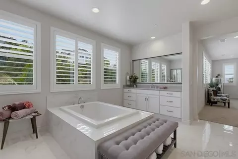 Bath - 35835 Bay Sable Ln, Fallbrook, CA 92028 photo 5 of 7