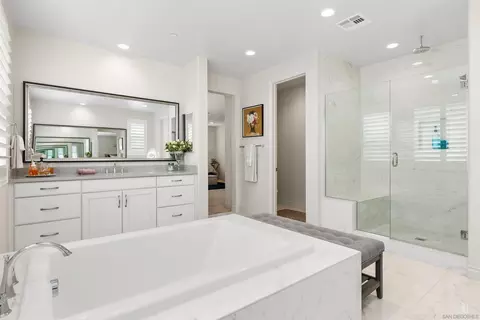 Bath - 35835 Bay Sable Ln, Fallbrook, CA 92028 photo 1 of 3