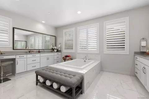 Bath - 35835 Bay Sable Ln, Fallbrook, CA 92028 photo 2 of 3