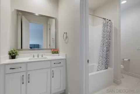 Bath - 35835 Bay Sable Ln, Fallbrook, CA 92028 photo 7 of 7