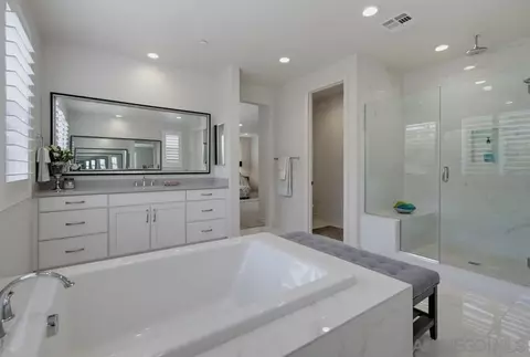 Bath - 35835 Bay Sable Ln, Fallbrook, CA 92028 photo 6 of 7