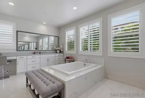 Bath - 35835 Bay Sable Ln, Fallbrook, CA 92028 photo 3 of 7