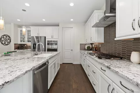 Kitchen - 35835 Bay Sable Ln, Fallbrook, CA 92028 photo 2 of 2