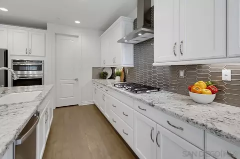 Kitchen - 35835 Bay Sable Ln, Fallbrook, CA 92028 photo 3 of 5
