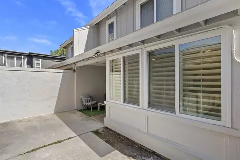 Exterior - 3118 Via De Caballo, Encinitas, CA 92024 photo 4 of 9