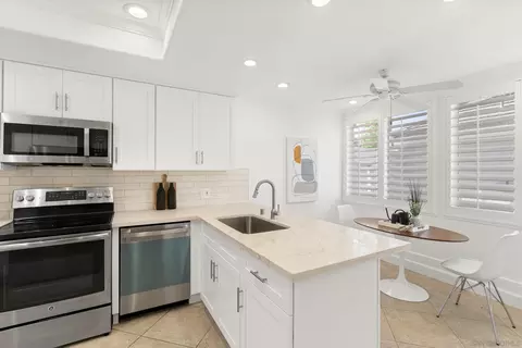Kitchen - 3118 Via De Caballo, Encinitas, CA 92024 photo 1 of 4