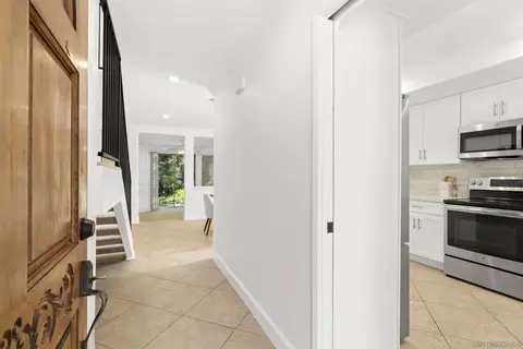 Entry Way - 3118 Via De Caballo, Encinitas, CA 92024 photo 2 of 2