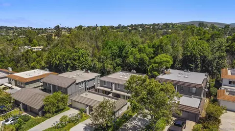 View/Area - 3118 Via De Caballo, Encinitas, CA 92024 photo 2 of 6