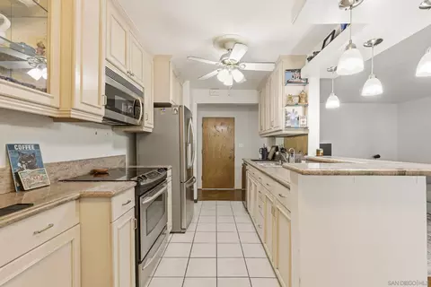 Kitchen - 2364 Torrey Pines Rd #38, La Jolla, CA 92037 photo 4 of 7