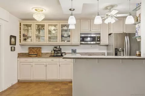 Kitchen - 2364 Torrey Pines Rd #38, La Jolla, CA 92037 photo 2 of 7
