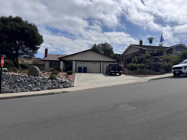 12679 Ridgeton, Lakeside, CA 92040