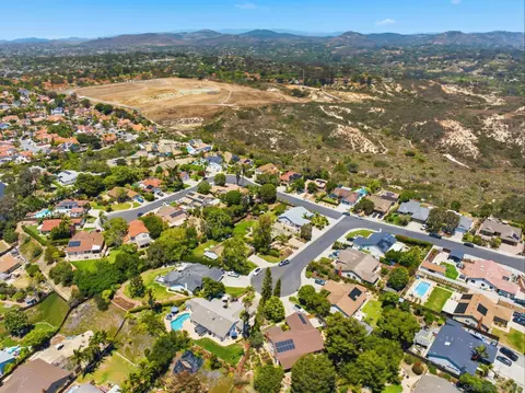 View/Area - 1619 Mapleleaf Ct, Encinitas, CA 92024 photo 7 of 10