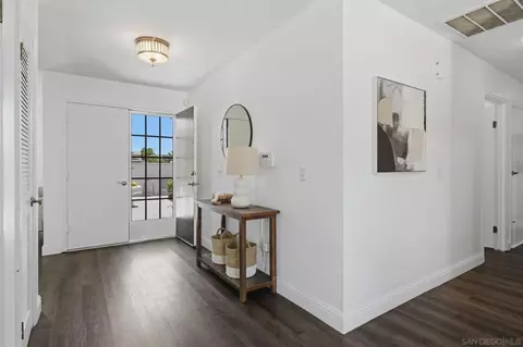 Entry Way - 1619 Mapleleaf Ct, Encinitas, CA 92024 photo 2 of 5
