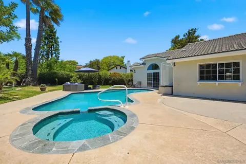 Exterior - 1619 Mapleleaf Ct, Encinitas, CA 92024 photo 11 of 13