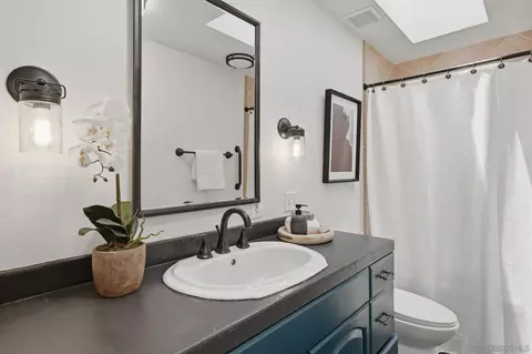 Bath - 1619 Mapleleaf Ct, Encinitas, CA 92024 photo 1 of 3