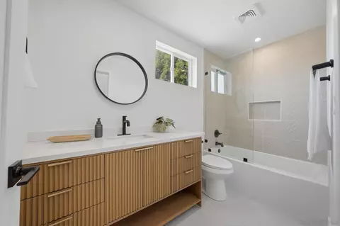 Bath - 10440 Bosque Dr, Lakeside, CA 92040 photo 3 of 3