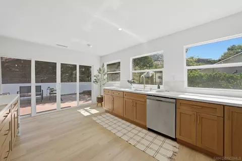 Kitchen - 10440 Bosque Dr, Lakeside, CA 92040 photo 9 of 9