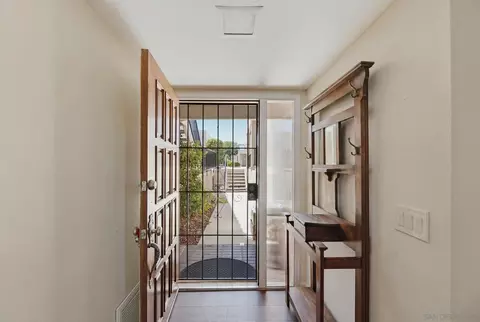 17453 Plaza Cerado #105, San Diego, CA 92128