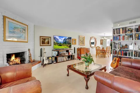 Living - 255 Daisy Ave, Imperial Beach, CA 91932 photo 1 of 3