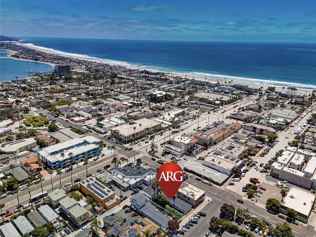 1007-1017 Hornblend St, San Diego, CA 92109
