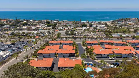 View/Area - 406 Paseo Pacifica, Encinitas, CA 92024 photo 7 of 8