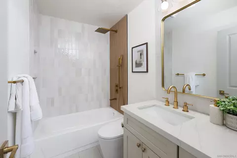 Bath - 406 Paseo Pacifica, Encinitas, CA 92024 photo 1 of 5