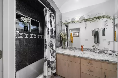 Bath - 2410 Mount Elena Way, Jamul, CA 91935 photo 4 of 4