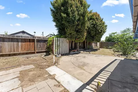 Exterior - 4914 Verde Dr, Oceanside, CA 92057 photo 2 of 4