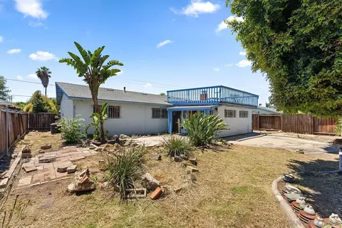 Exterior - 4914 Verde Dr, Oceanside, CA 92057 photo 3 of 4