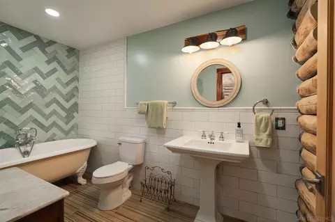 Bath - 4484 Pine Ridge Ave, Julian, CA 92036 photo 5 of 6