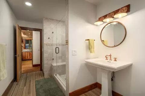 Bath - 4484 Pine Ridge Ave, Julian, CA 92036 photo 2 of 6