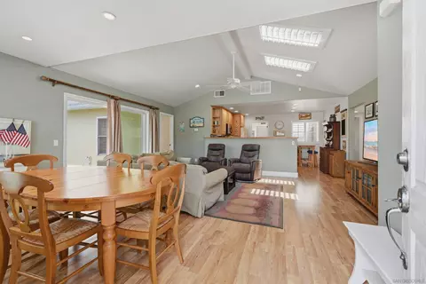 4652 Cass St, San Diego, CA 92109