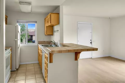 Kitchen - 10210 Peaceful Ct, Santee, CA 92071 photo 4 of 4