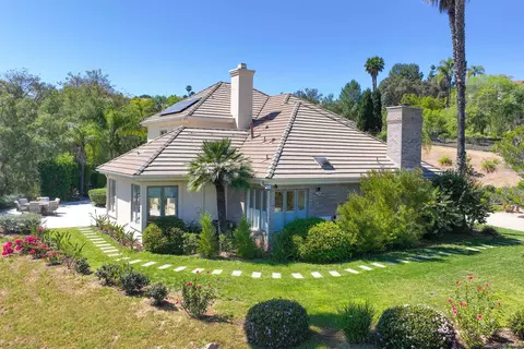Exterior - 17941 Vista Lomas, Poway, CA 92064 photo 10 of 11