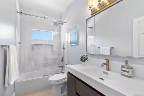 Bath - 17941 Vista Lomas, Poway, CA 92064 photo 4 of 6