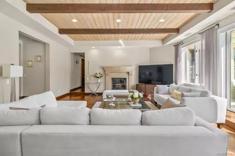 Living - 17941 Vista Lomas, Poway, CA 92064 photo 4 of 4