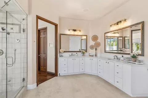 Bath - 17941 Vista Lomas, Poway, CA 92064 photo 3 of 6