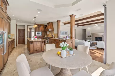 Dining - 17941 Vista Lomas, Poway, CA 92064 photo 2 of 4