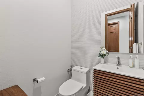 Bath - 17941 Vista Lomas, Poway, CA 92064 photo 1 of 6