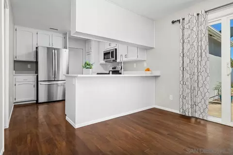 Kitchen - 9933 Oakstone Ct, Santee, CA 92071 photo 4 of 4