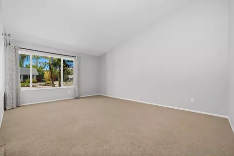 Living - 9933 Oakstone Ct, Santee, CA 92071 photo 2 of 6